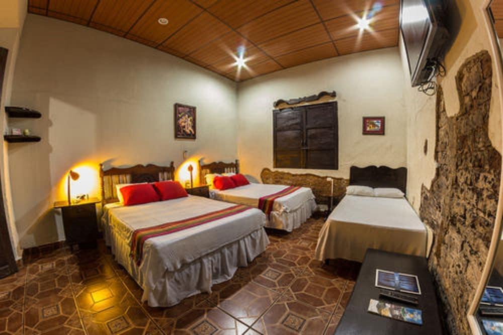 La Casa De Mamapan Hotel Colonial Ahuachapán Buitenkant foto