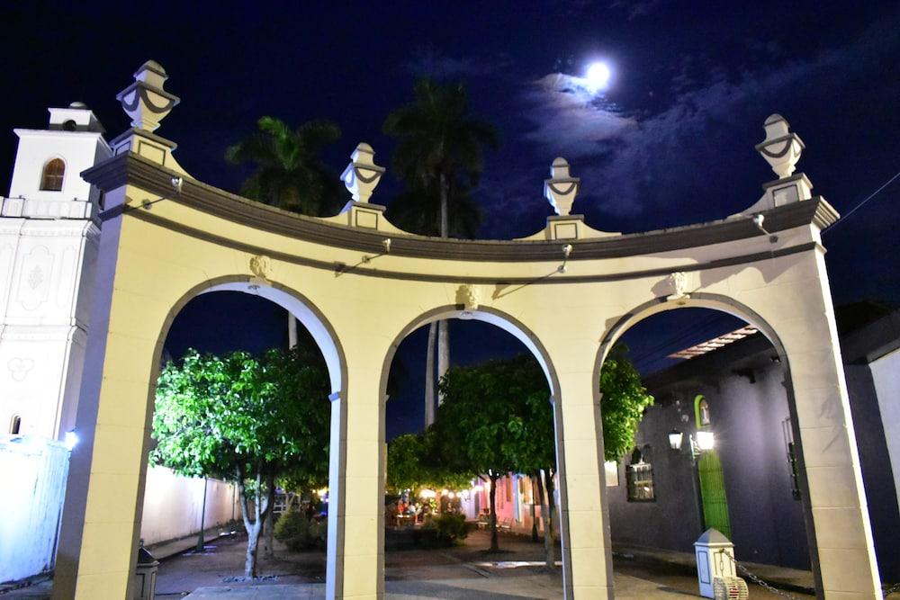 La Casa De Mamapan Hotel Colonial Ahuachapán Buitenkant foto