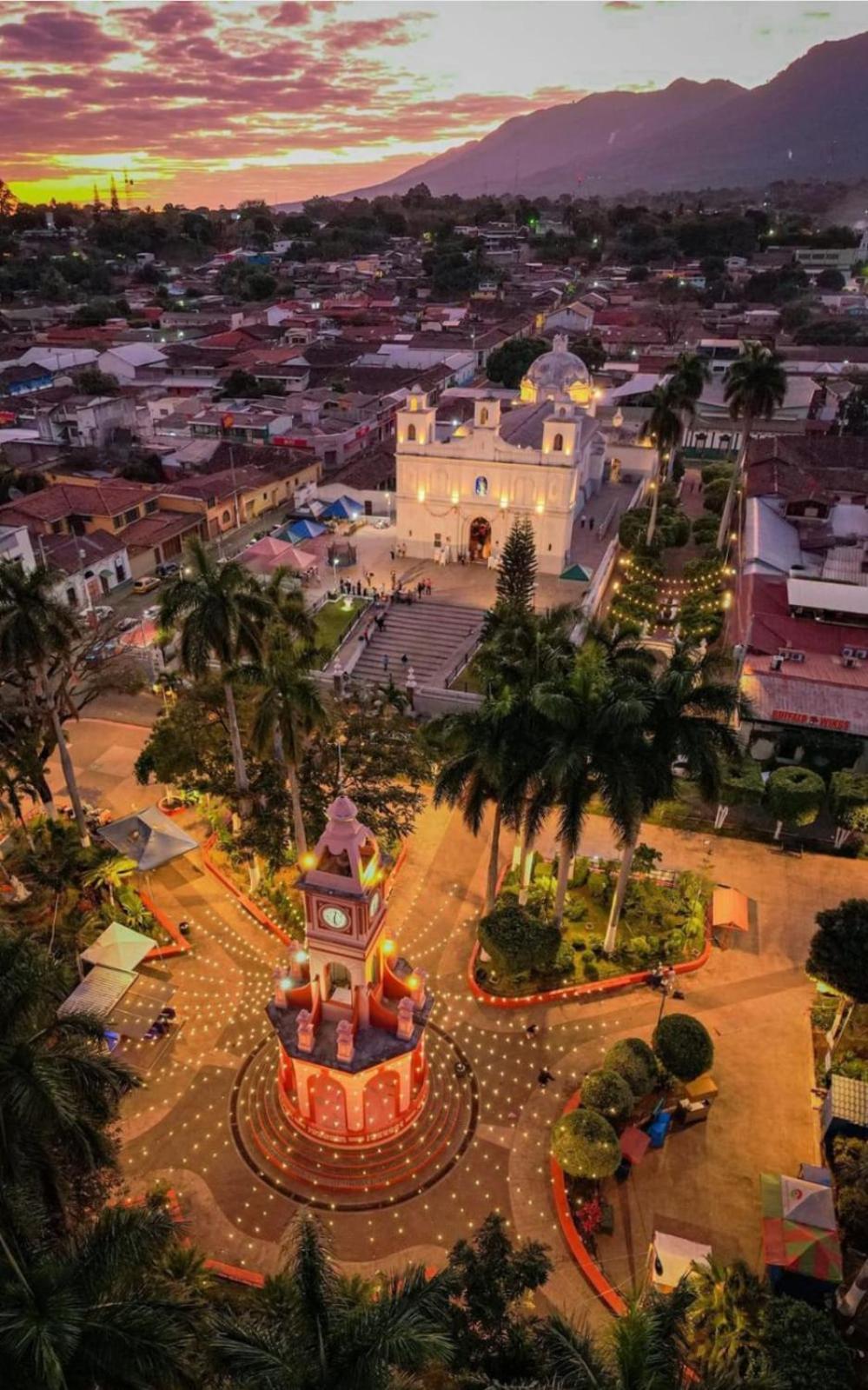 La Casa De Mamapan Hotel Colonial Ahuachapán Buitenkant foto