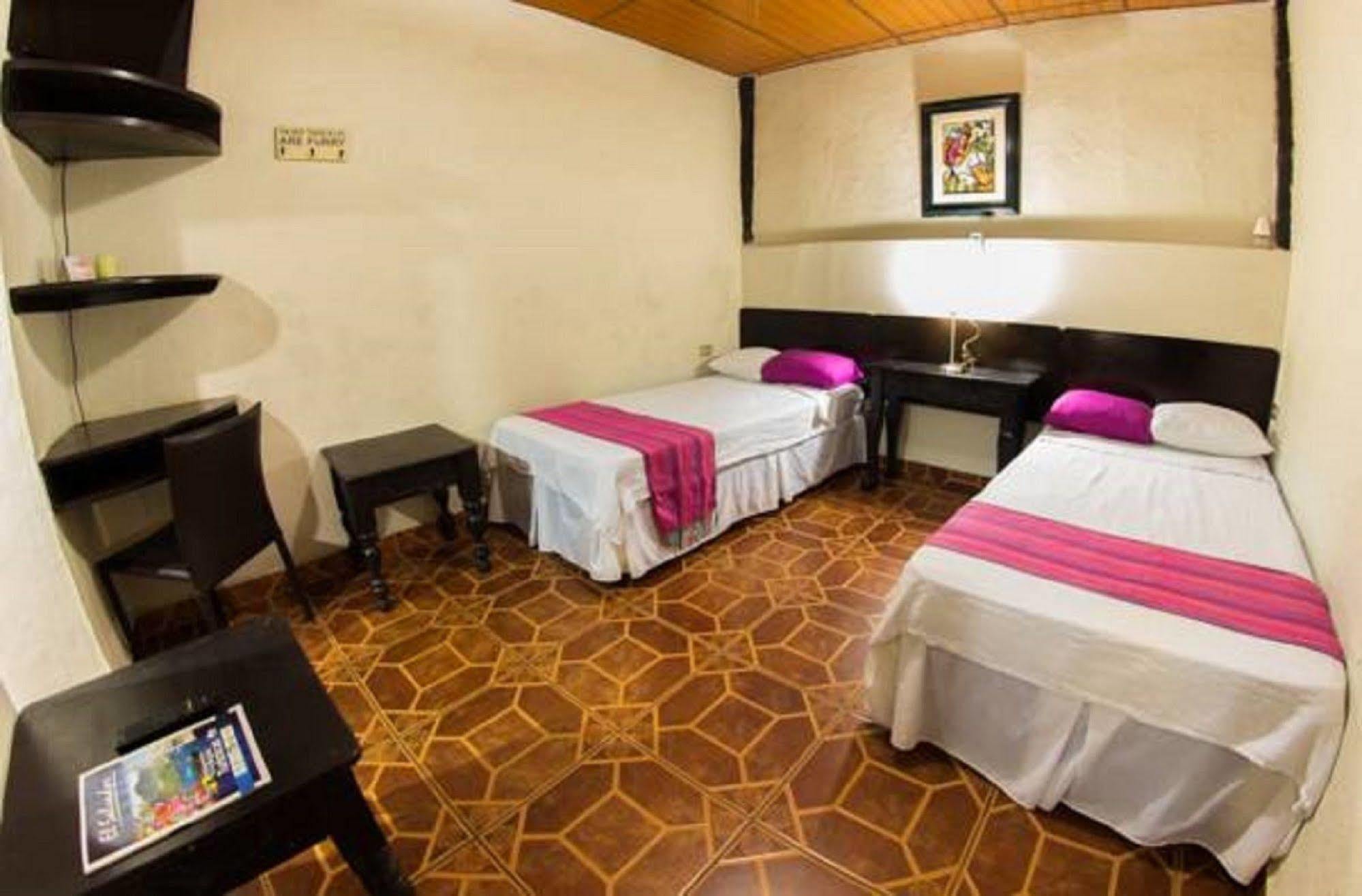 La Casa De Mamapan Hotel Colonial Ahuachapán Buitenkant foto