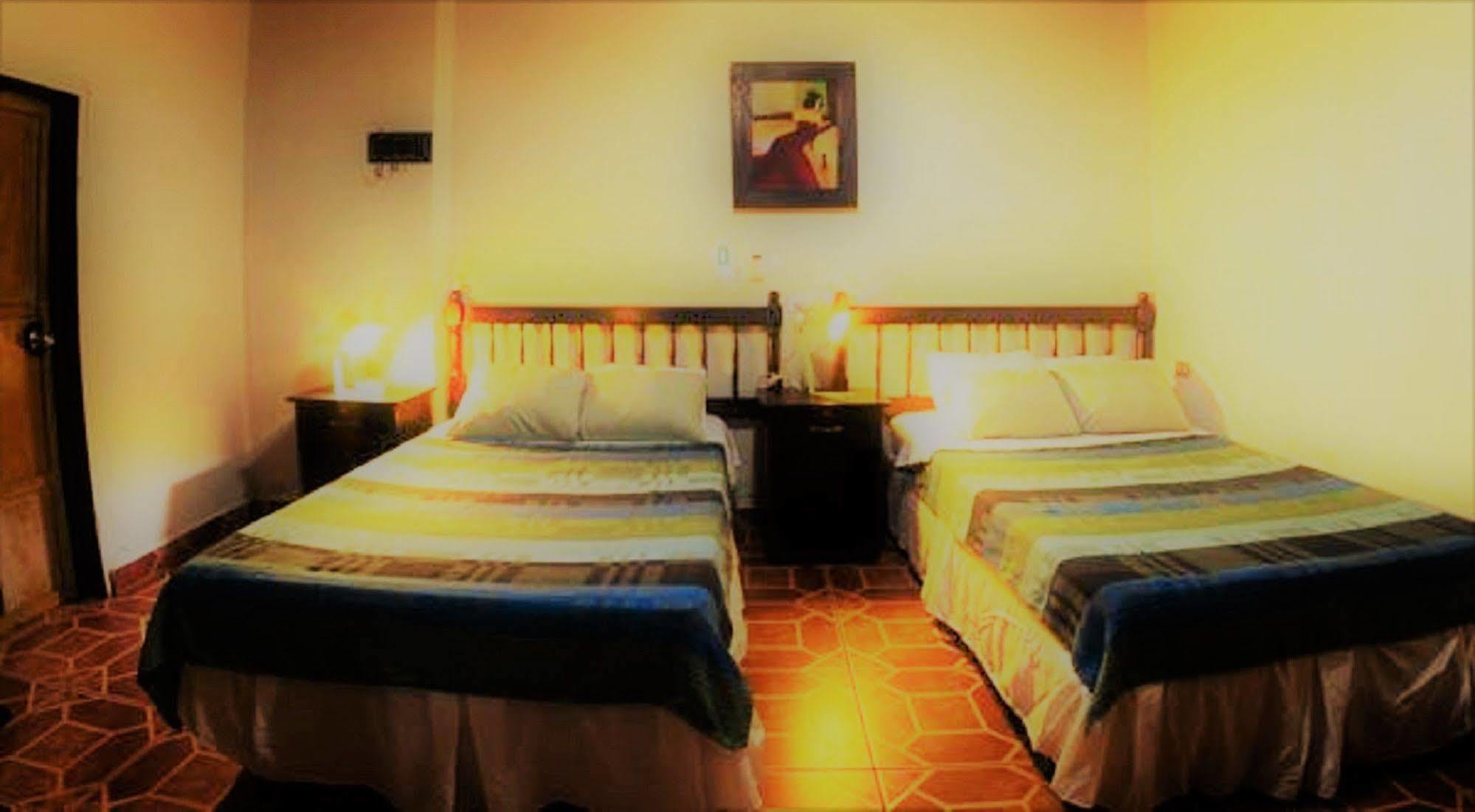 La Casa De Mamapan Hotel Colonial Ahuachapán Buitenkant foto